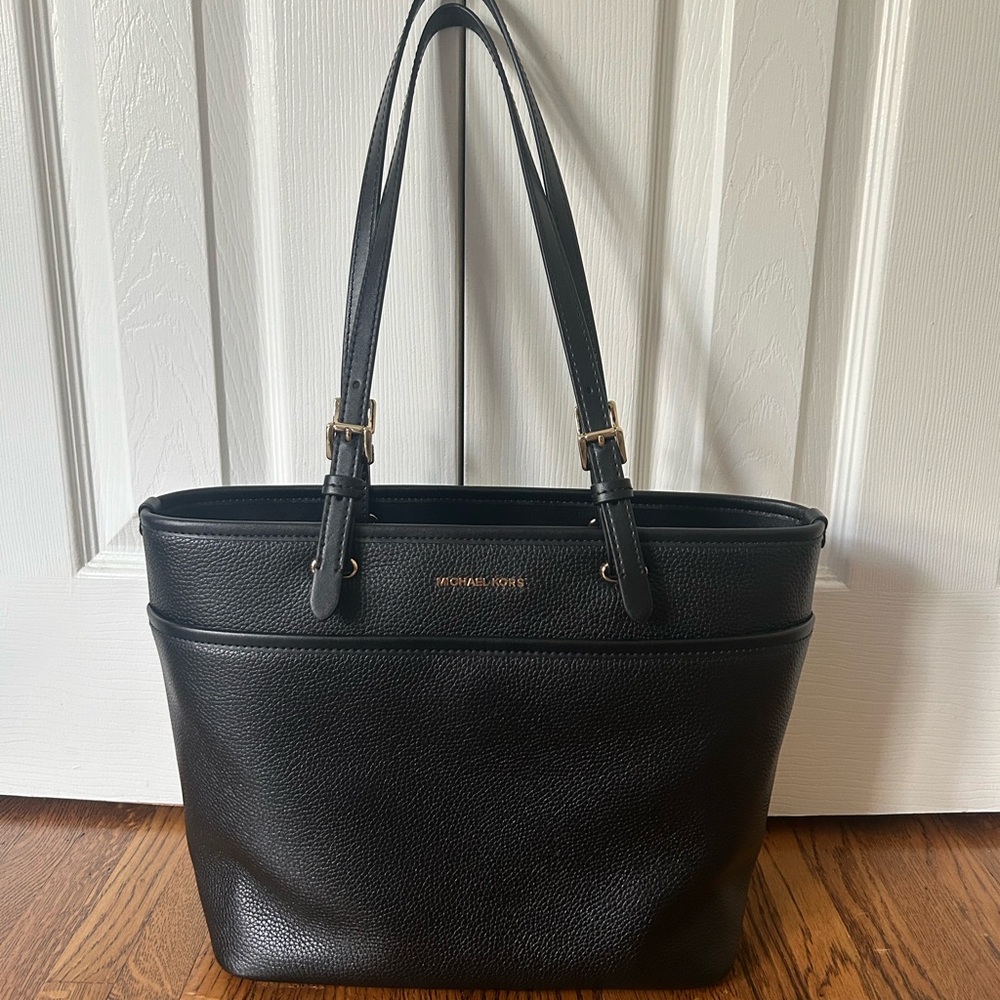 MICHAEL Michael Kors Winston Medium Pebbled Leather Tote Bag